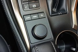 2016款雷克萨斯NX200