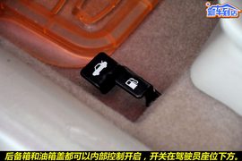 2010款丰田新花冠