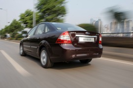 2011款福特福克斯试驾