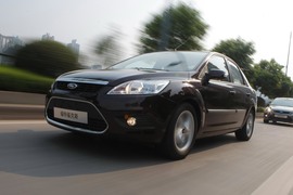 2011款福特福克斯试驾