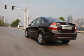 2011款福特福克斯试驾