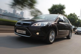 2011款福特福克斯试驾