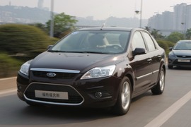 2011款福特福克斯试驾