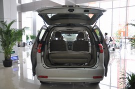2.0L比亚迪M6豪华型到店实拍