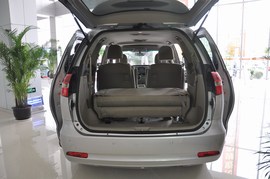 2.0L比亚迪M6豪华型到店实拍