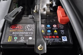 2.0L比亚迪M6豪华型到店实拍