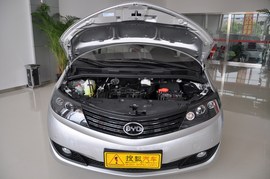 2.0L比亚迪M6豪华型到店实拍