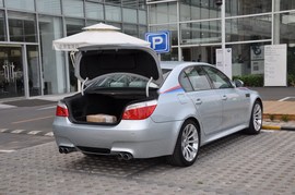 2005款宝马M5