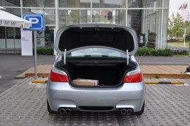 2005款宝马M5