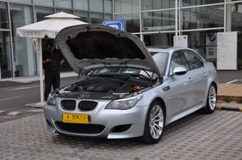 2005款宝马M5