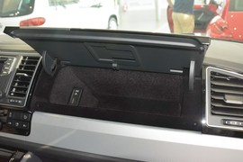 2016款大众迈特威2.0TSI四驱尊享版