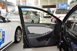 2014款现代瑞奕1.4L自动GLX