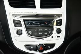 2014款现代瑞奕1.4L自动GLX