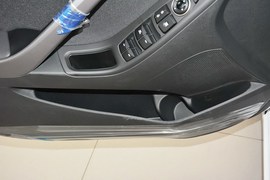 2016款现代朗动1.6L手动尊贵型