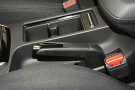 2016款现代朗动1.6L手动尊贵型