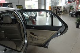 2010款比亚迪F6　2.0L手动尊贵型黄金版实拍