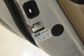 2010款比亚迪F6　2.0L手动尊贵型黄金版实拍