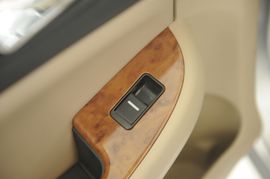 2010款比亚迪F6　2.0L手动尊贵型黄金版实拍