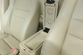 2010款比亚迪F6　2.0L手动尊贵型黄金版实拍