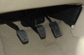 2010款比亚迪F6　2.0L手动尊贵型黄金版实拍