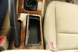 2010款比亚迪F6　2.0L手动尊贵型黄金版实拍