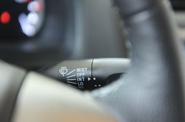 2010款比亚迪F6　2.0L手动尊贵型黄金版实拍