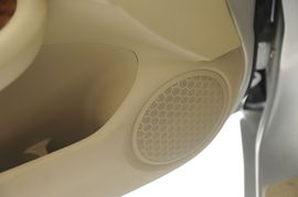 2010款比亚迪F6　2.0L手动尊贵型黄金版实拍