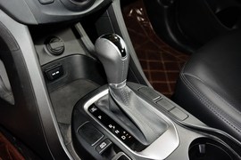 2015款现代全新胜达2.0T自动两驱智能型