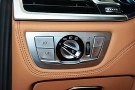 2016款宝马730Li领先型