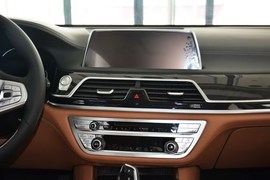 2016款宝马730Li领先型