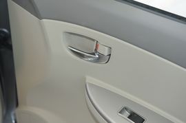 2010款比亚迪G3智能版1.8L自动豪雅型实拍