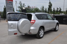2010款丰田RAV4