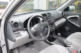 2010款丰田RAV4
