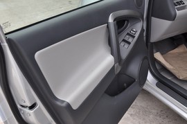 2010款丰田RAV4