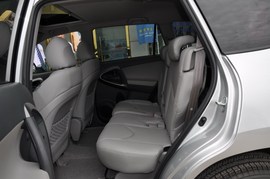 2010款丰田RAV4