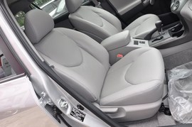 2010款丰田RAV4