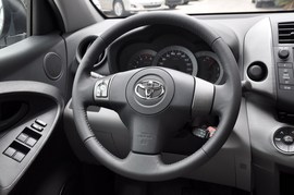 2010款丰田RAV4