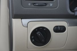 2010款大众速腾1.4TSI手动豪华型实拍
