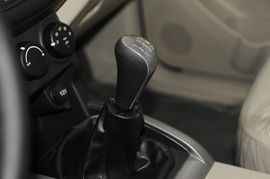 2009款陆风X8
