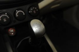 2009款陆风X8