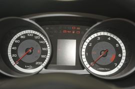 2009款陆风X8