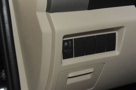 2009款陆风X8
