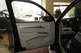 2009款陆风X8