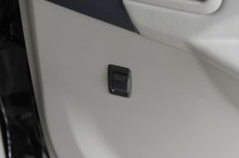 2009款一汽威志三厢1.5L旗舰型实拍