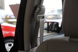 2009款一汽威志三厢1.5L旗舰型实拍