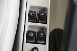 2009款一汽威志三厢1.5L旗舰型实拍