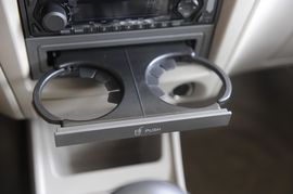 2009款一汽威志三厢1.5L旗舰型实拍