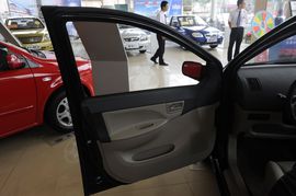 2009款一汽威志三厢1.5L旗舰型实拍