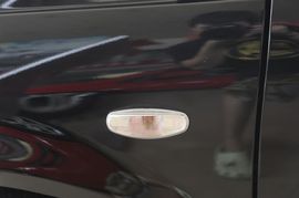 2009款一汽威志三厢1.5L旗舰型实拍