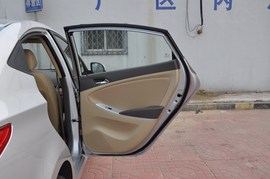 2010款现代瑞纳1.6L